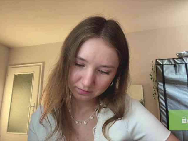 lisasmall webcam