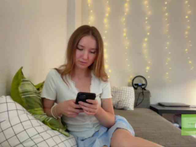 lisasmall webcam