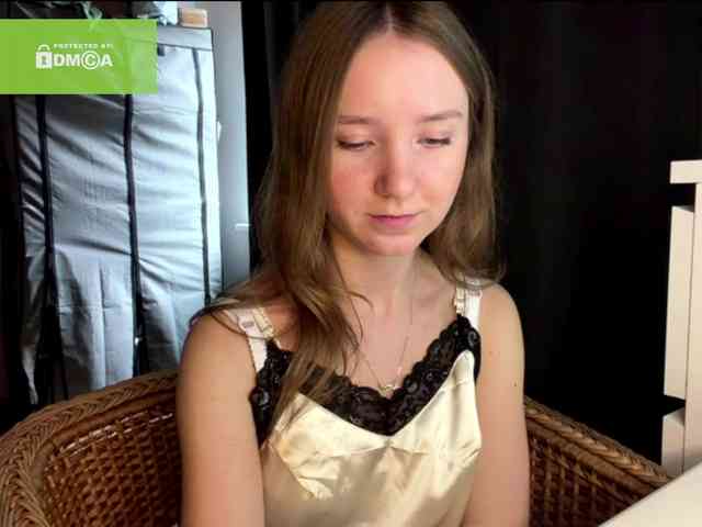 lisasmall webcam