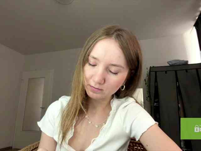 lisasmall webcam