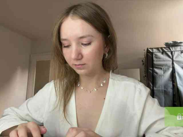 lisasmall webcam