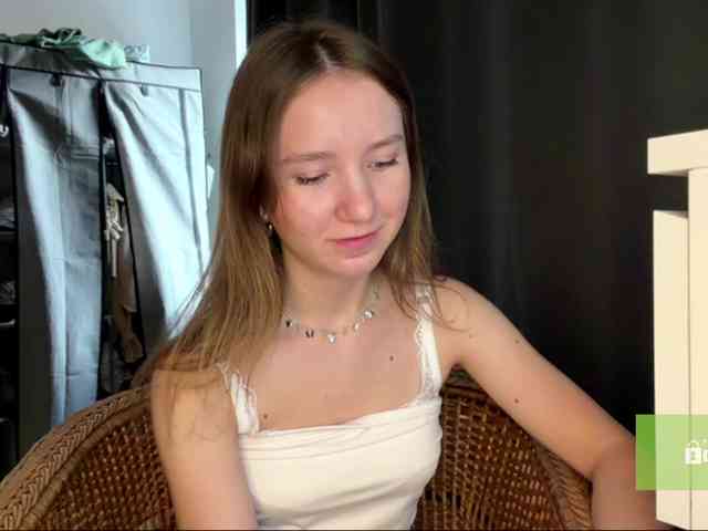 lisasmall webcam