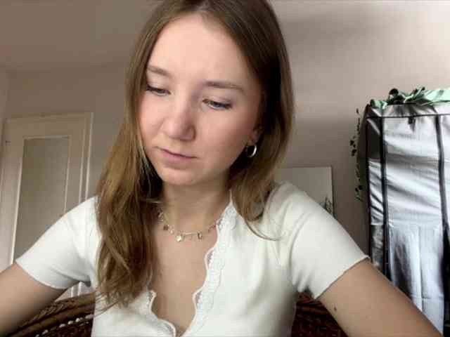 lisasmall webcam