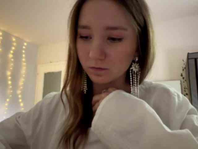 lisasmall webcam
