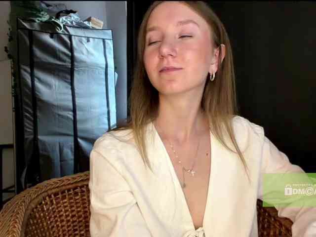 lisasmall webcam