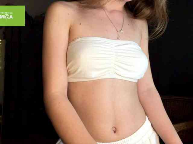 lisasmall webcam