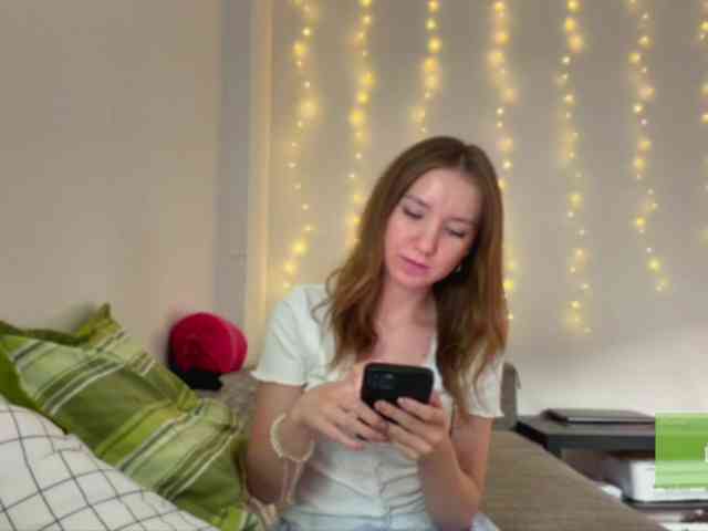 lisasmall webcam