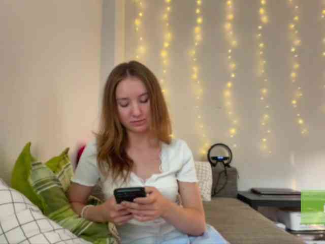 lisasmall webcam