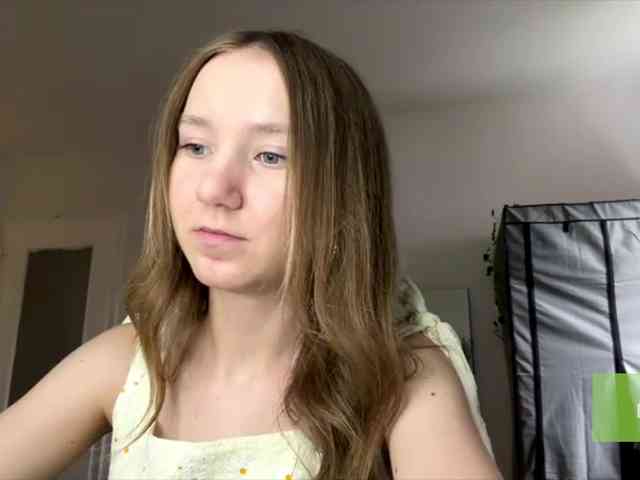 lisasmall webcam