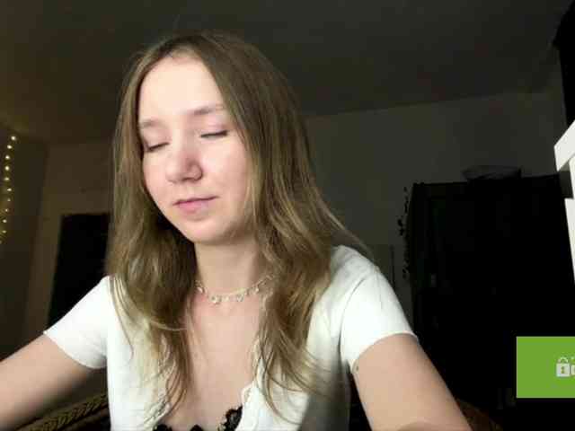 lisasmall webcam