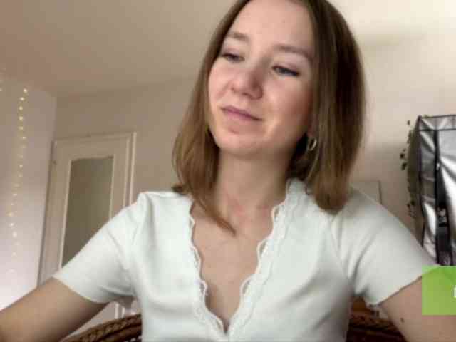 lisasmall webcam