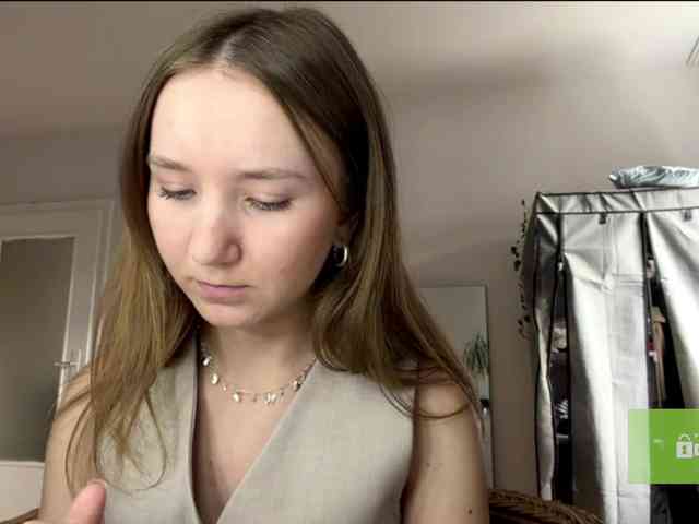 lisasmall webcam