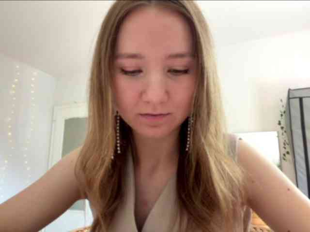 lisasmall webcam