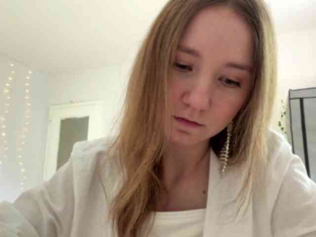 lisasmall webcam