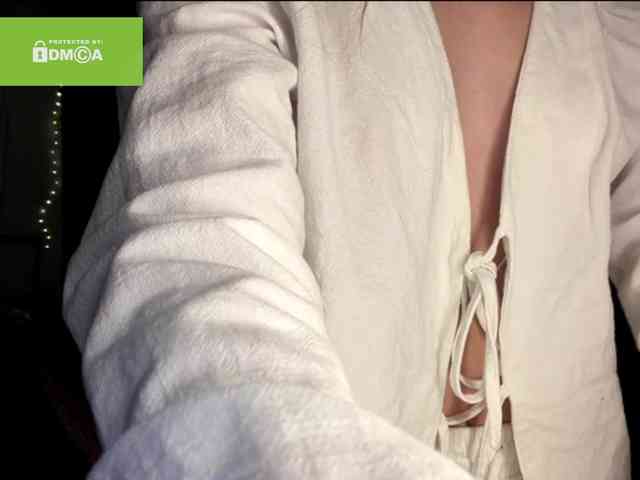 lisasmall webcam