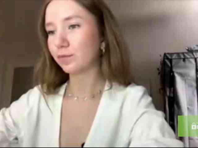 lisasmall webcam