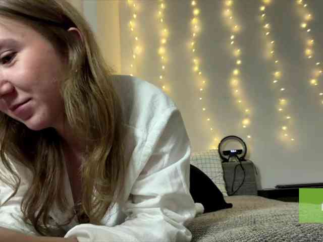 lisasmall webcam