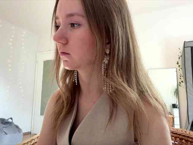 lisasmall webcam