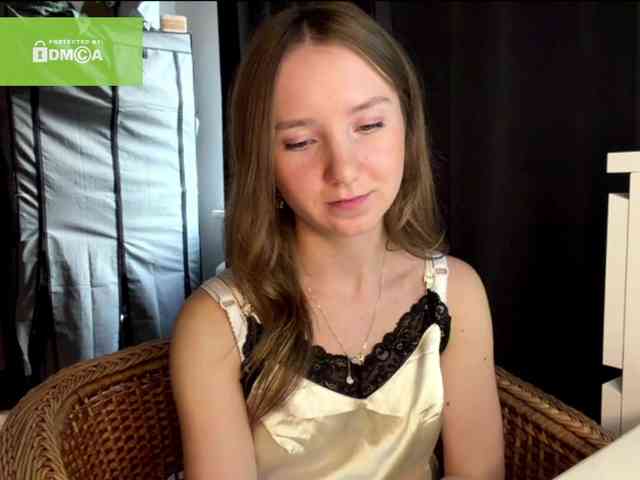 lisasmall webcam