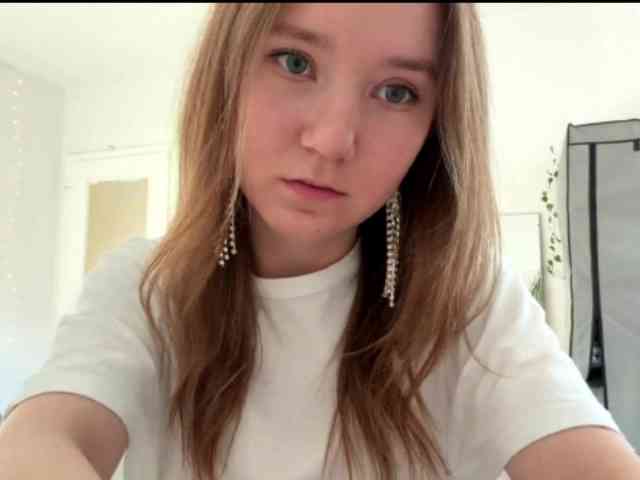lisasmall webcam