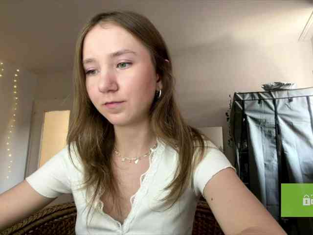 lisasmall webcam