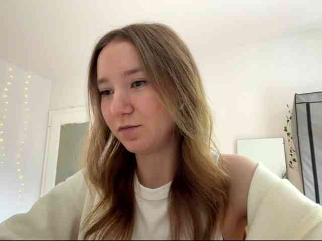 lisasmall webcam