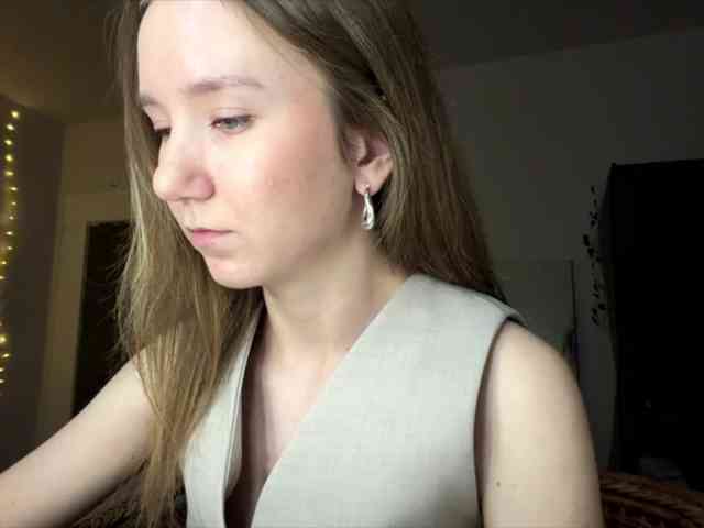lisasmall webcam
