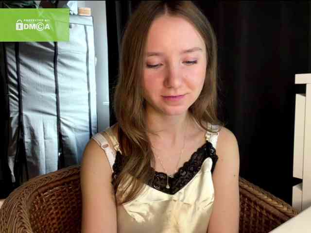 lisasmall webcam