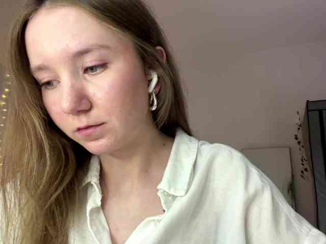 lisasmall webcam