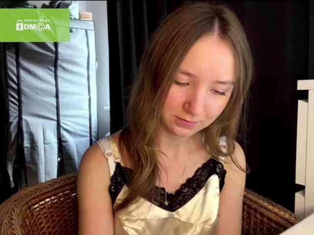 lisasmall webcam
