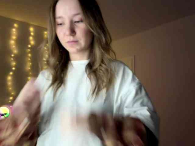lisasmall webcam