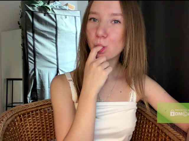 lisasmall webcam