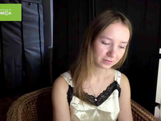 lisasmall webcam