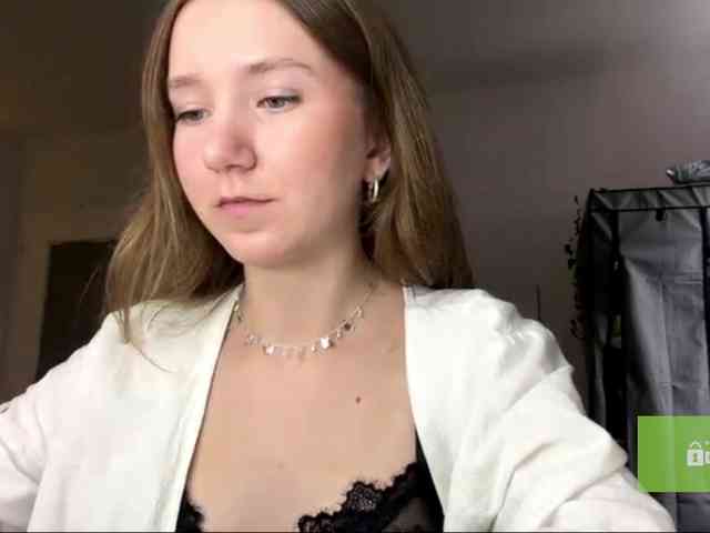 lisasmall webcam