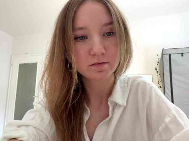 lisasmall webcam