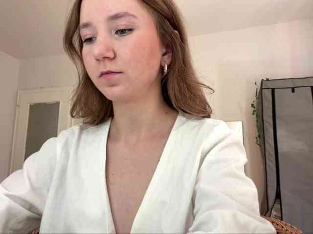 lisasmall webcam