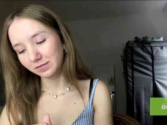 lisasmall webcam
