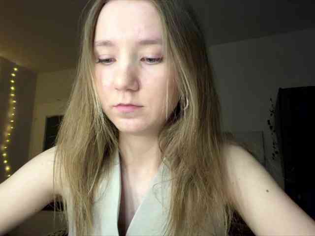 lisasmall webcam