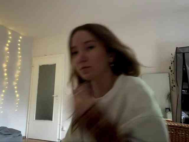 lisasmall webcam