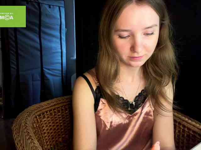 lisasmall webcam