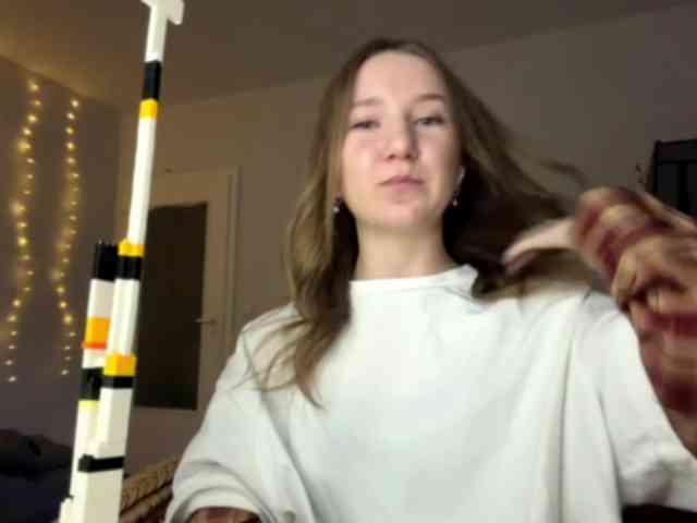 lisasmall webcam