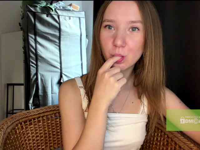 lisasmall webcam