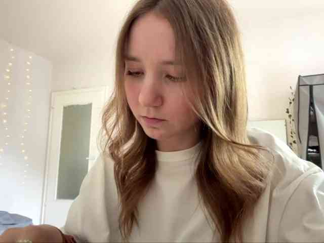 lisasmall webcam