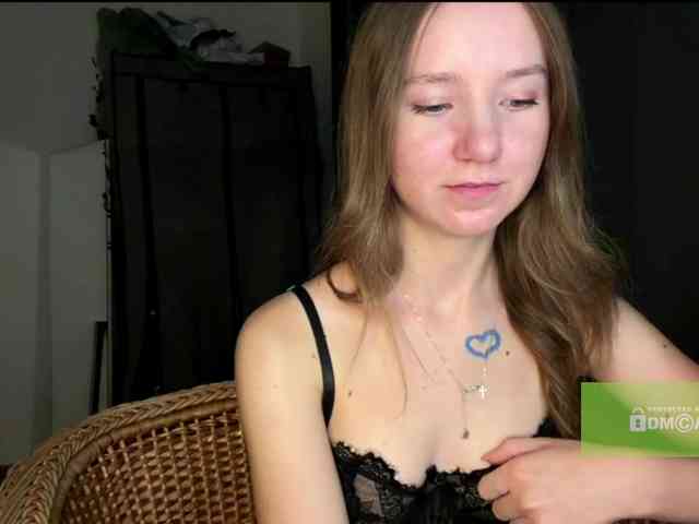 lisasmall webcam