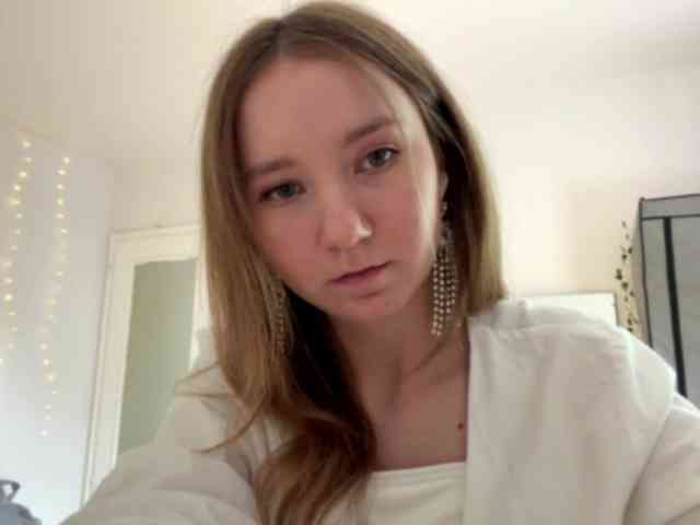 lisasmall webcam