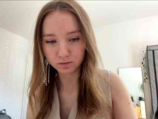 lisasmall webcam