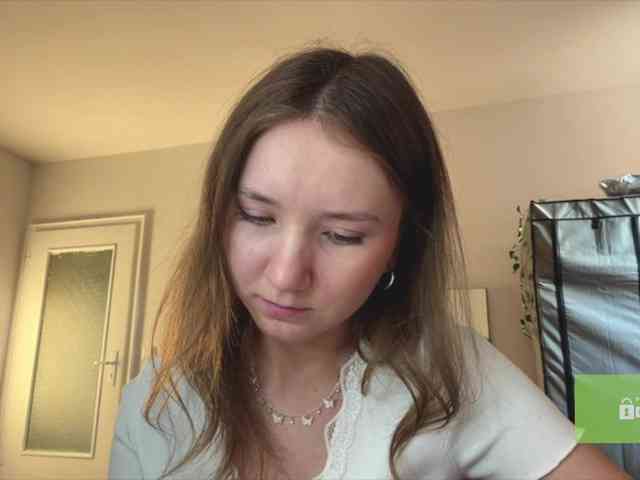 lisasmall webcam