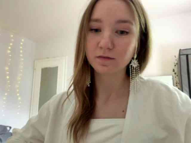 lisasmall webcam