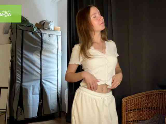 lisasmall webcam