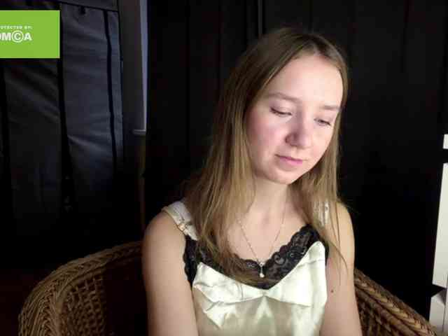 lisasmall webcam